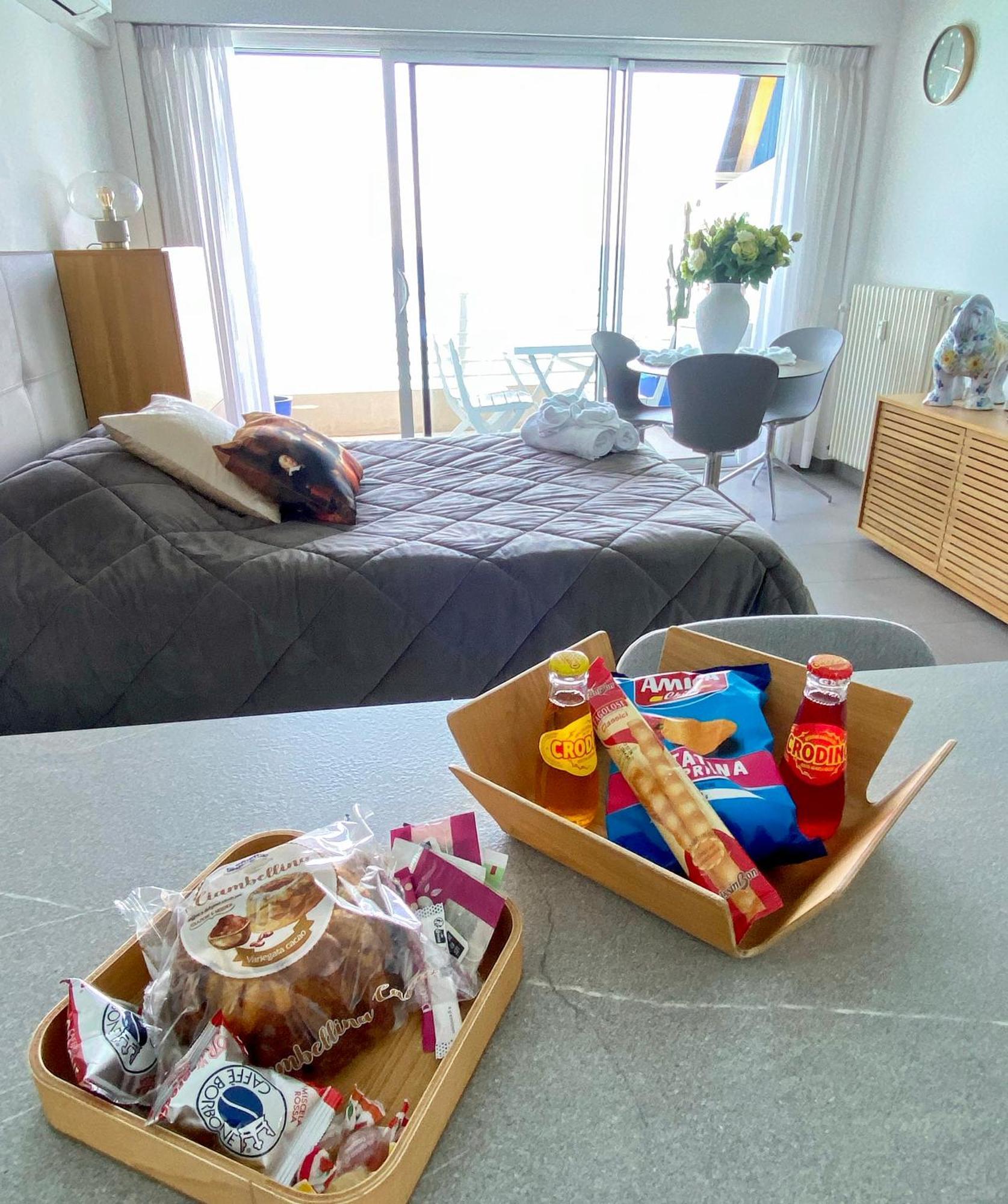 Sea View Studio, Huge Terrace On The 4Th Floor Apartamento Menton Exterior foto